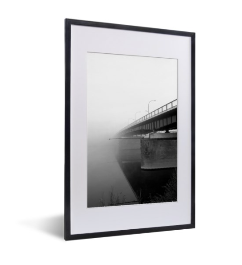 Ingelijste foto Stadsbrug in de mist 40 x 30 cm