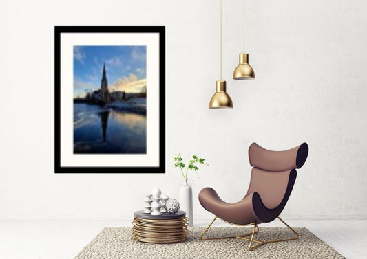 Ingelijste foto weerspiegeling kerk 40 x 60 cm